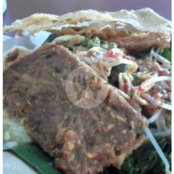 Nasi Pecel Lauk Daging Empal Aqua