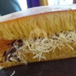 Martabak Manis Keju Coklat