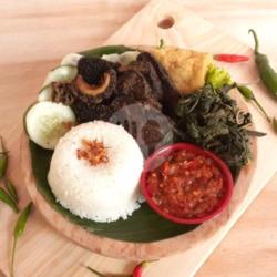 Pak Babat Paru Serundeng   Daun Singkong Jawa   Tahu Tempe   Krupuk   Free Cleo