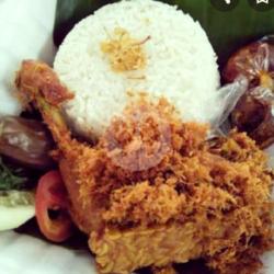 Nasi Bebek Goreng Serundeng Sambel Hitam