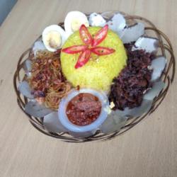 Nasi Kuning Cakalang