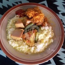 Nasi Lodeh Ayam Serundeng