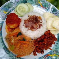 Nasi Uduk Telur   Es Teh