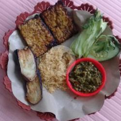 Tempe Bakar Madu Lalapan