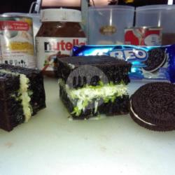 Black Forest Cheese Oreo ( Ukuran Sedang)