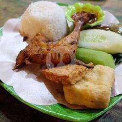 Nasi Tempong Ayam Goreng