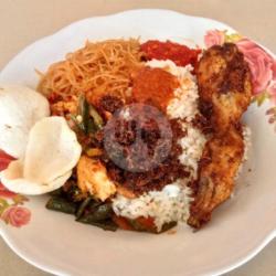 Nasi Gurih   Ayam Goreng