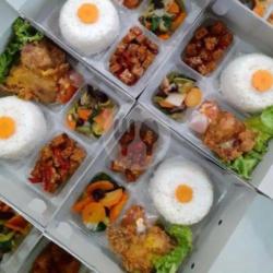 Nasi Box Padang Ayam/rendang/kikil/ikan/paru