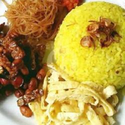 Nasi Kuning Telor Dadar