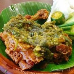 Nasi Timbel Ayam Penyet Sambel Ijo