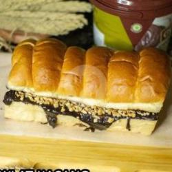 Rogem Coklat Crunchy Kacang