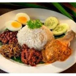 Nasi Gurih Ayam Kumplit