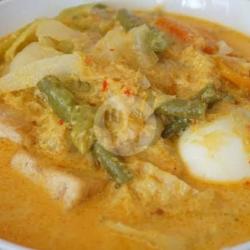 Ketupat Sayur Telor Bulat Kerupuk