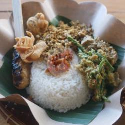 Nasi Lawar Kuwir