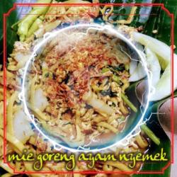 Mie Goreng Krengseng Ayam Nyemekk