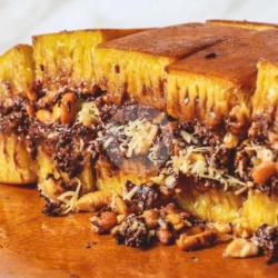 Martabak Manis Coklat Keju Kacang