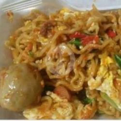 Indomie Goreng Jumboo (bakso Sosis)