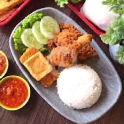 Nasi Ayam Serundeng Komplit