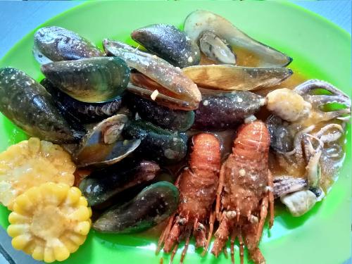 Seafood MM Jarakosta, Jl. Ciung Indah 146 Jarakosta