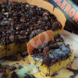 Martabak Manis Kismis Coklat Susu