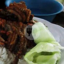 Penyetan Belut Lalapan Sambal