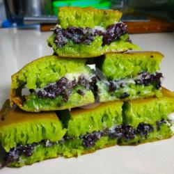 Martabak Manis Pandan Kismis Coklat