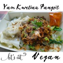 Yam Kwetiau Pangsit Vegan