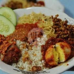 Nasi Kuning Teri Kacang. .