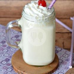 Milkshake Vanilla Float