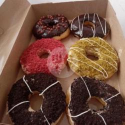 Donat Toping Redvelvet, Greentea Dan Coklat