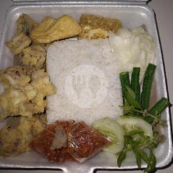 Nasi Lalapan Cumi Cryspy