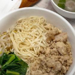 Mie (yamien) Ayam Bakso