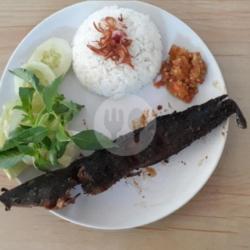 Nasi Uduk : Lele Bakar