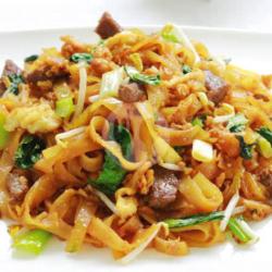 Kwetiau Goreng Bakso Sosis