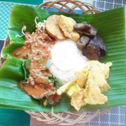 Nasi Pecel Ampela Ati Goreng