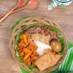 Nasi Gudeg Krecek Telur Paha Atas