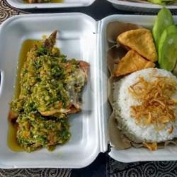 Nasi Ayam Geprek Lombok Ijo Tahu Tempe