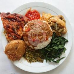 Nasi Padang Telor Bulat Gulai   Terong Ungu Balado