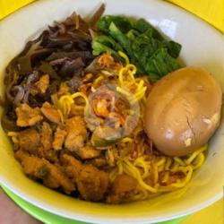 Mie Ayam Jamur Telur