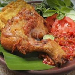 Penyetan Nasi Ayam Lengkap