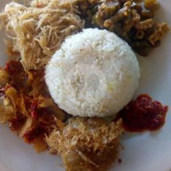 Nasi Uduk Perkedel