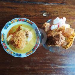 Lontong Medan (paket Ayam Bumbu Kalio, Perkedel, Bakwan)