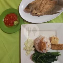 Gurami Goreng Ala Tempong Pedas