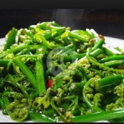 Sayur Paku Campur Kangkung Tumis Daun Pepaya