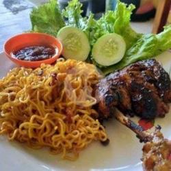 Ayam Bakar Indomie Goreng Maranti