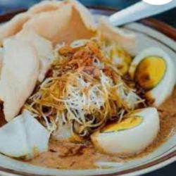 Lontong Malam Telur Bulat