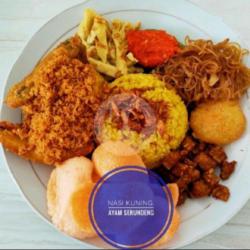 Paket Nasi Kuning  Ayam Serundeng