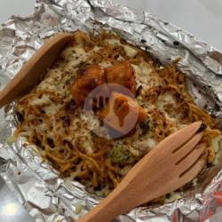 Mie Bakar Sosis Moza