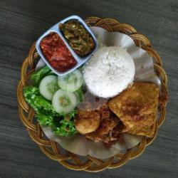 Paket Hemat Ayam Kremes   Nasi Tempe / Tahu
