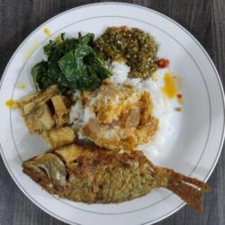 Nasi Campur Ikan Kakap Merah